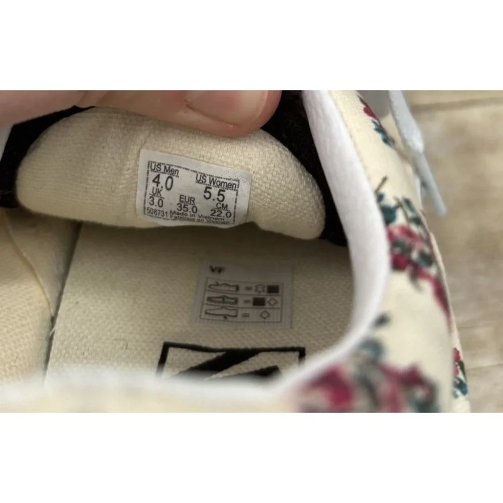 VANS Old Skool Ditsy Floral Women's Sneakers Size‎ 5.5 White Black